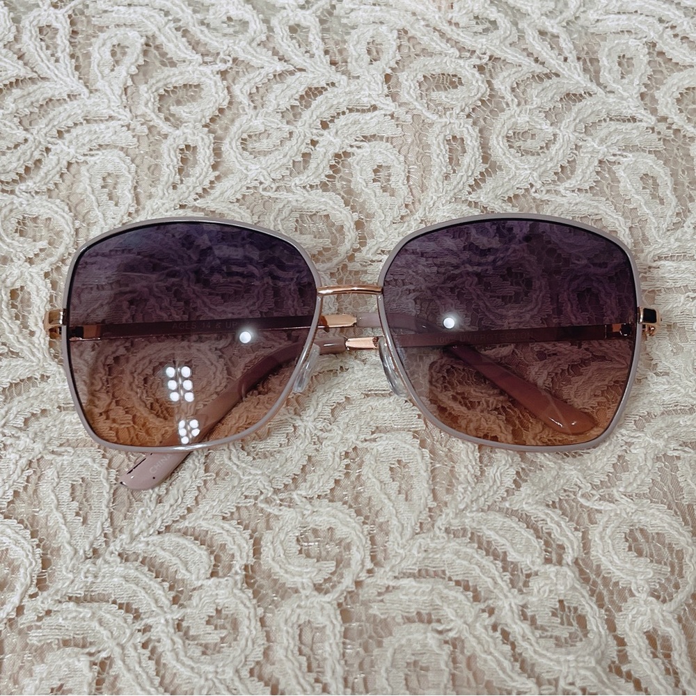 francesca’s collections vintage style sunglasses